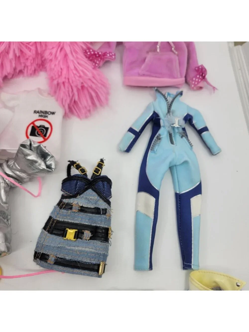 RAINBOW HIGH Doll Clothing Lot of Clothes, Shoes, Accessories - 24 Pieces